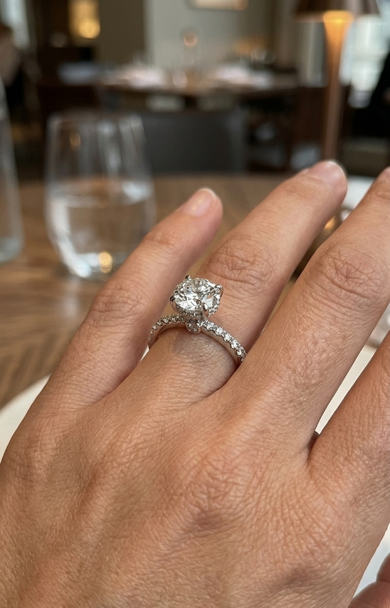OLIVIA Elegant Diamond Round Ring