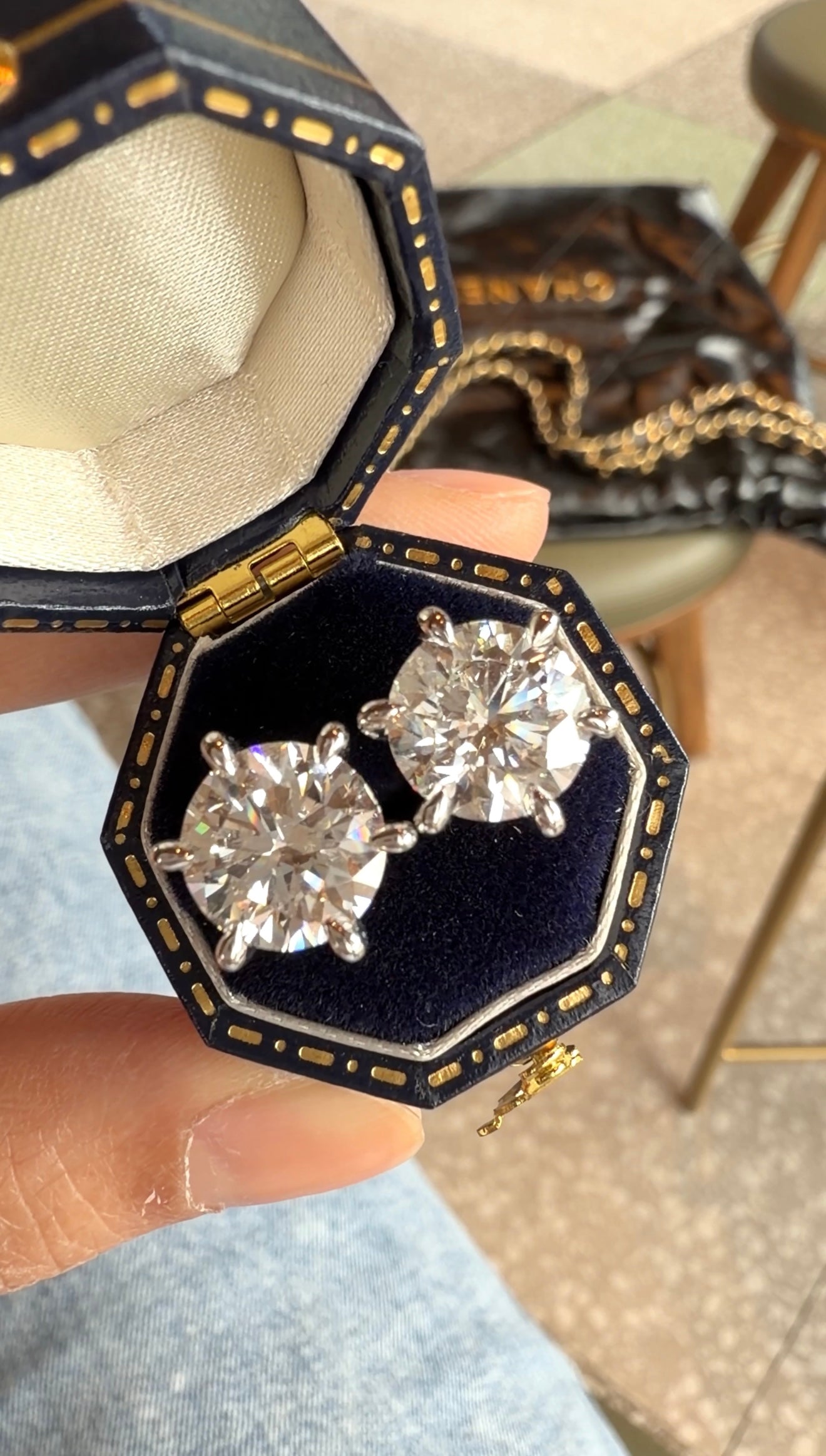 LUMINA Solitaire White Gold Earrings
