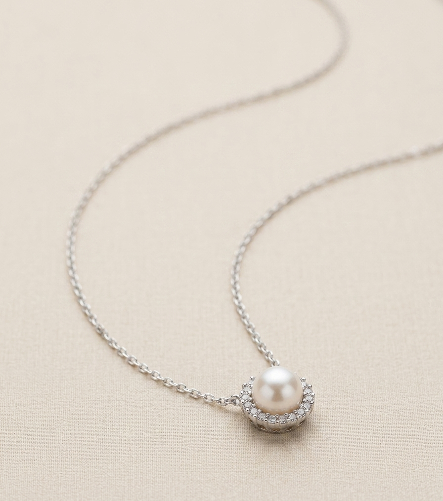 BLANC Pearl Necklace